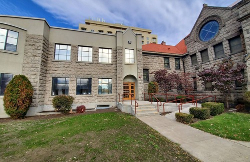 Brownstown Apartamento | Downtown Apt 205 Historic 1908 Church