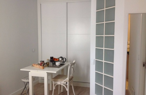 Arapiles Apartamento | Center Chamberi Gorgeous Luxury Studio Suite con WiFi de alta velocidad y aire acondicionado / calentador