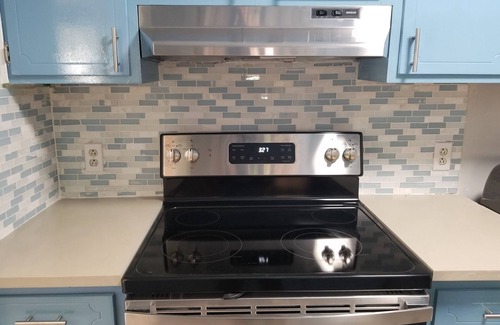 Biddleville Cabaña | Center city Cottage*Parking garage*Walk to uptown