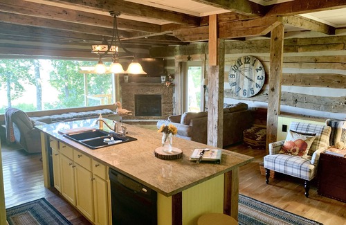 Smithville Casa | Cabaña histórica actualizada con increíbles vistas al lago / montaña en el lago Center Hill
