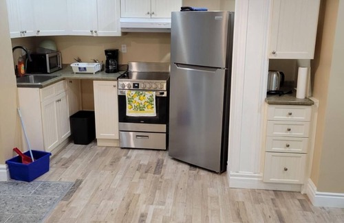 Barrie Apartamento | Center of Barrie city, 5.3km to Barrie lake and 5minutes to 400.2 guest allowed