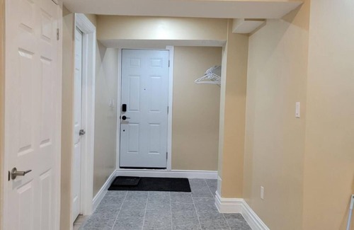 Barrie Apartamento | Center of Barrie city, 5.3km to Barrie lake and 5minutes to 400.2 guest allowed