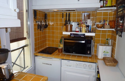 Latin Apartamento | Notre Dame, muy bueno standing, sexto piso, (elevador -> quinto piso), balcón