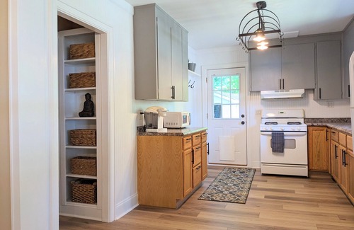 Wilmington Casa | Center of Wilmington-Zen on 42nd-fully fenced yard-Pets ok