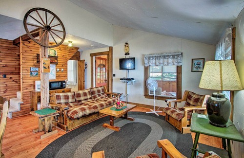 Center Ossipee Cabaña | ¡NUEVO! Centro Ossipee Pet-Friendly Cottage w / Dock!