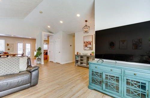 Centerville Casa | Centerville Family Home with Yard Less Than 6 Mi to Lagoon!