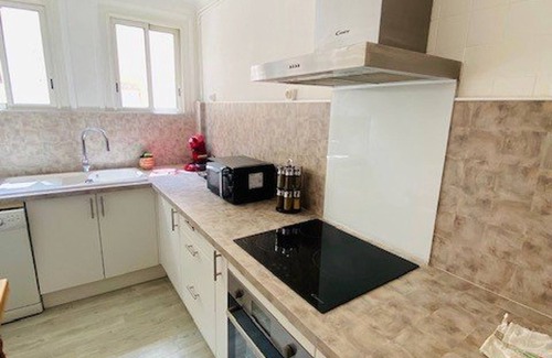 Amelie-les-Bains-Palalda Apartamento | Apartamento F2 céntrico con parking y balcones