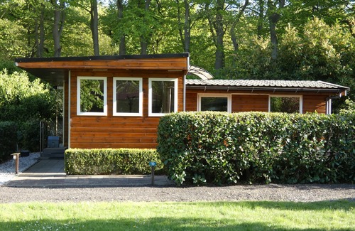 Marum Chalet De Esquí | Centraal gelegen op grens Friesland/Groningen/Drenthe aan het bos gelegen.p-slk