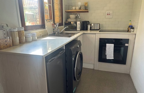 Lusaka Casa | Central 1-bedroom house in Lusaka with backup power