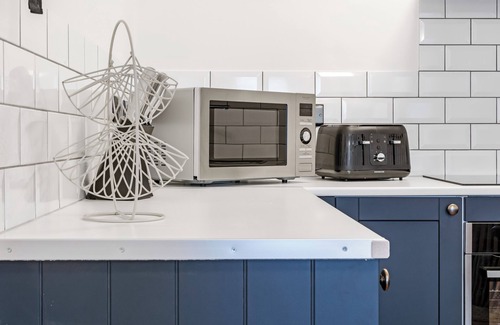 Cheltenham Apartamento | Central 1BD Free Underground Parking