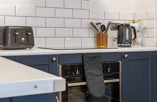 Cheltenham Apartamento | Central 1BD Free Underground Parking