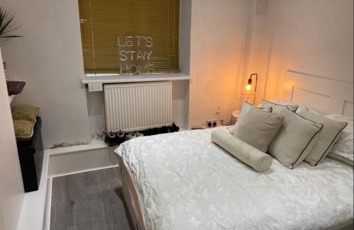 Addison Apartamento | Central 1bedroom Apartment, connected via underground, overground and many bus routes