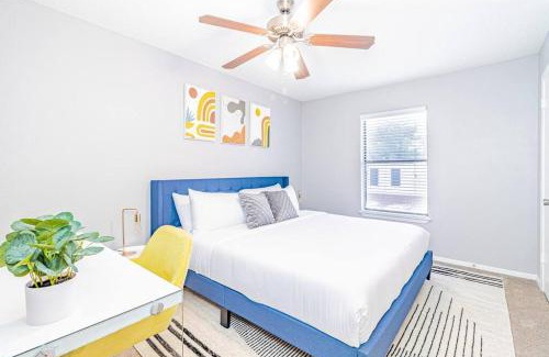 Brentwood Apartamento | Central 1BR King Bed Suites, Close to Downtown & Domain