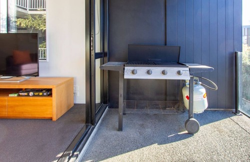 Christchurch City Centre Casa | Central 1BR with Car Park Lift Access and Extra Bed