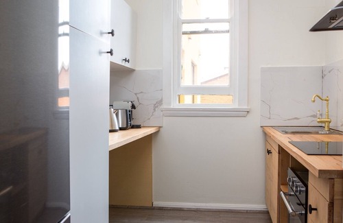 Strathfield Apartamento | Apartamento soleado con estacionamiento privado