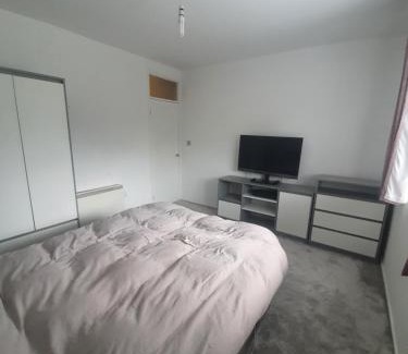 Wolverhampton Apartamento | Central 2 bed apartment