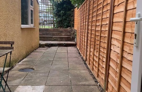 Horfield Apartamento | Central 2 bed flat with off street-parking