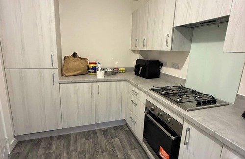 Honley Casa | Central 2 Bed Home - Parking, Ev point, Garden