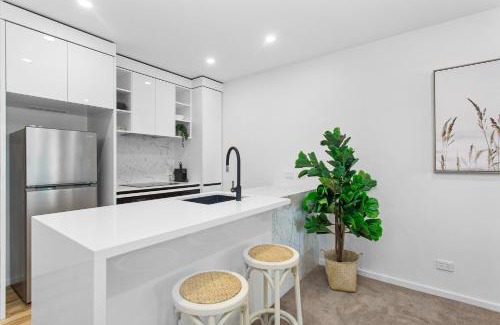 City East Apartamento | Central 2-Bed with Gym, BBQ & Stunning Views
