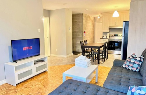 Plateau Mont Royal Alquiler De RV | Central 2BR | Near Metro & Parks