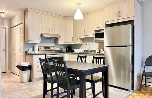 Plateau Mont Royal Alquiler De RV | Central 2BR | Near Metro & Parks