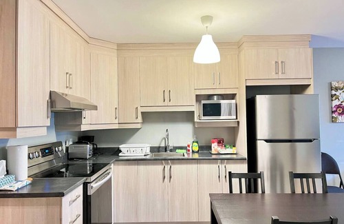 Plateau Mont Royal Alquiler De RV | Central 2BR | Near Metro & Parks