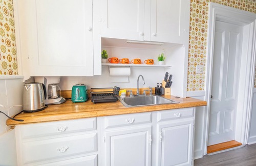 Salem Apartamento | Central 3-BDR 2-BA apartment in Downtown Salem