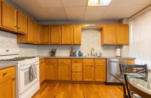 North End Apartamento | Central 3 Bed 1 Bath in Historic Building