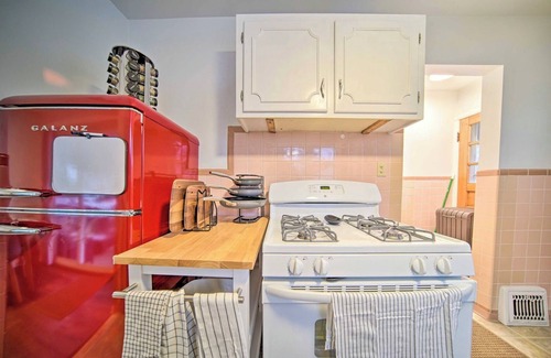 Erie Cabaña | Central 3-Bed Home Ideal for Families, Shopping, Beaches, Fishing Dogs OK