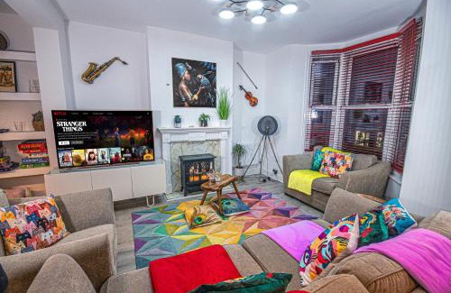 Montpelier Casa | Central 3 - Bedroom Townhouse in Brighton with Parking