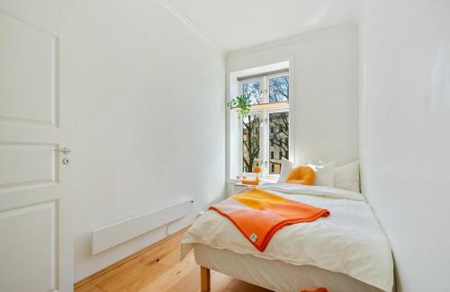Toyen Apartamento | Central 5 room apartment!