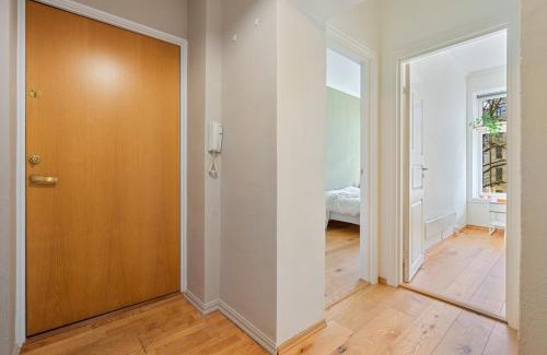 Toyen Apartamento | Central 5 room apartment!