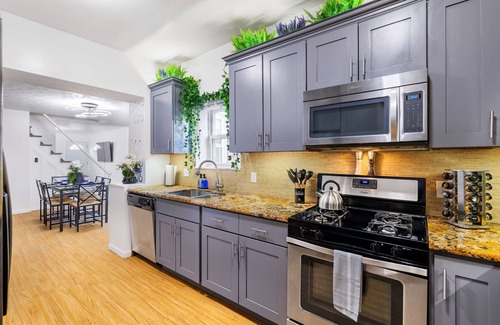 South Side Flats Casa | Central 5BD Getaway - Spacious Home w/ BBQ