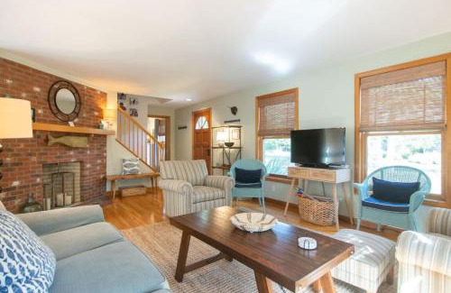 Orleans Casa | Central AC Close to Nauset Beach