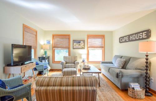 Orleans Casa | Central AC Close to Nauset Beach