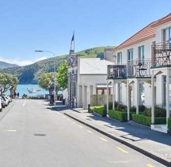 Akaroa Casa | Central Akaroa Retreat - Balcony and Parking -Tumeke Akaroa