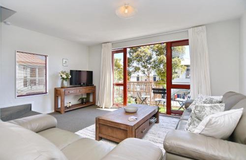 Akaroa Casa | Central Akaroa Retreat - Balcony and Parking -Tumeke Akaroa