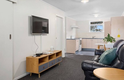 Waiotahi Casa | Central and cosy one bedroom unit.