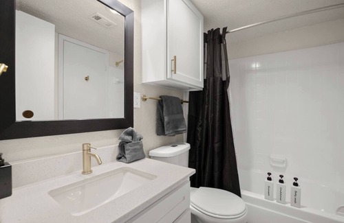 Hyde Park Apartamento | Central and Cozy condo close to Downtown and University