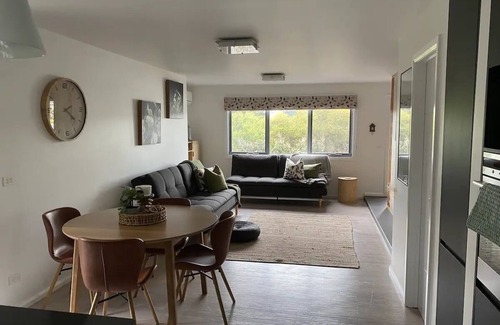 Warrnambool Casa | Central and spacious three bedroom townhouse