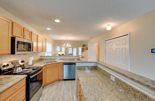 Greensboro Casa | Central and Spacious Townhome in Greensboro!