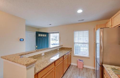 Greensboro Casa | Central and Spacious Townhome in Greensboro!