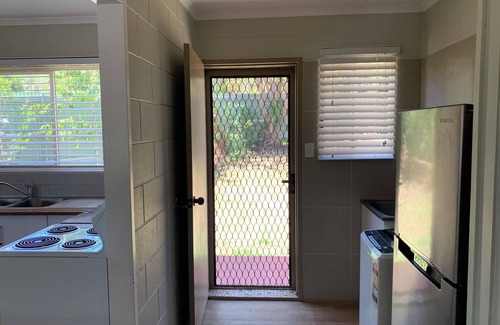 Atherton Casa | Central and Tidy 3 Bedroom house - Pet Friendly!