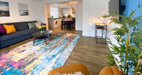 Cambridge Apartamento | Central Apart Hotel 2BR & 1BR Flats-EASY Walk to City Centre-Parking