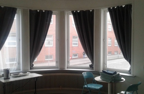Kolding Apartamento | Central Apartment adj Train Station. Fully furnished fully equipped.