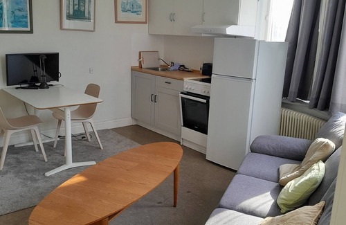 Kolding Apartamento | Central Apartment adj Train Station. Fully furnished fully equipped.