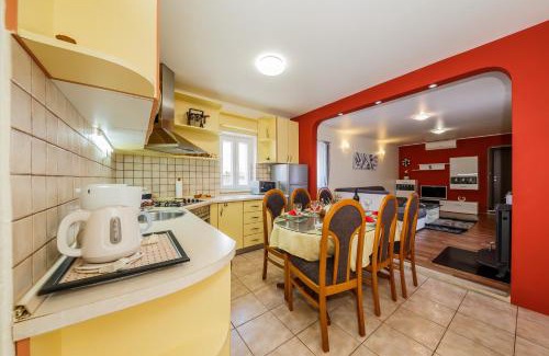 Kastel Stari Apartamento | Central Apartment Castle Cippico