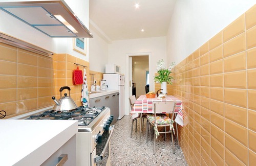 San Giovanni Apartamento | Apartamento central en Roma 2 dormitorios 2 baños, hasta 5 personas