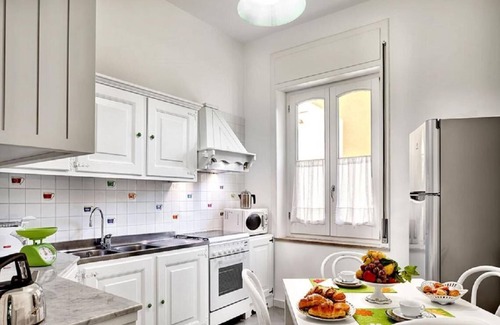 Sant'Agata sui Due Golfi Apartamento | Central Apartment Stella House