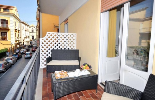Sant'Agata sui Due Golfi Apartamento | Central Apartment Stella House